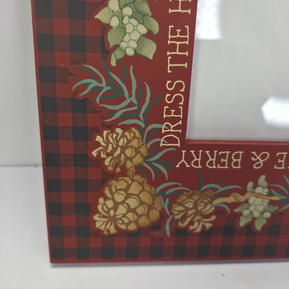 Danielson Designs Picture Frame Christmas Decor Red Pine and Berry Table Wall